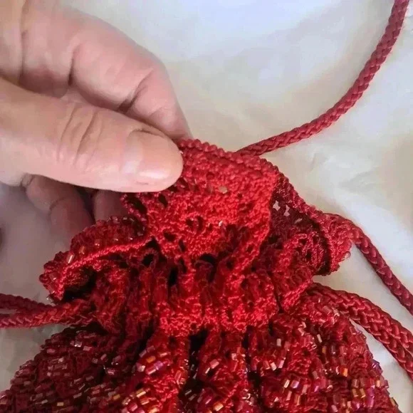 Crotchet beaded drawstring bag - Picture 4 of 8